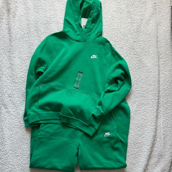 Nike Vibrant Green Hoodie and pants size xl - Picture 2 of 5